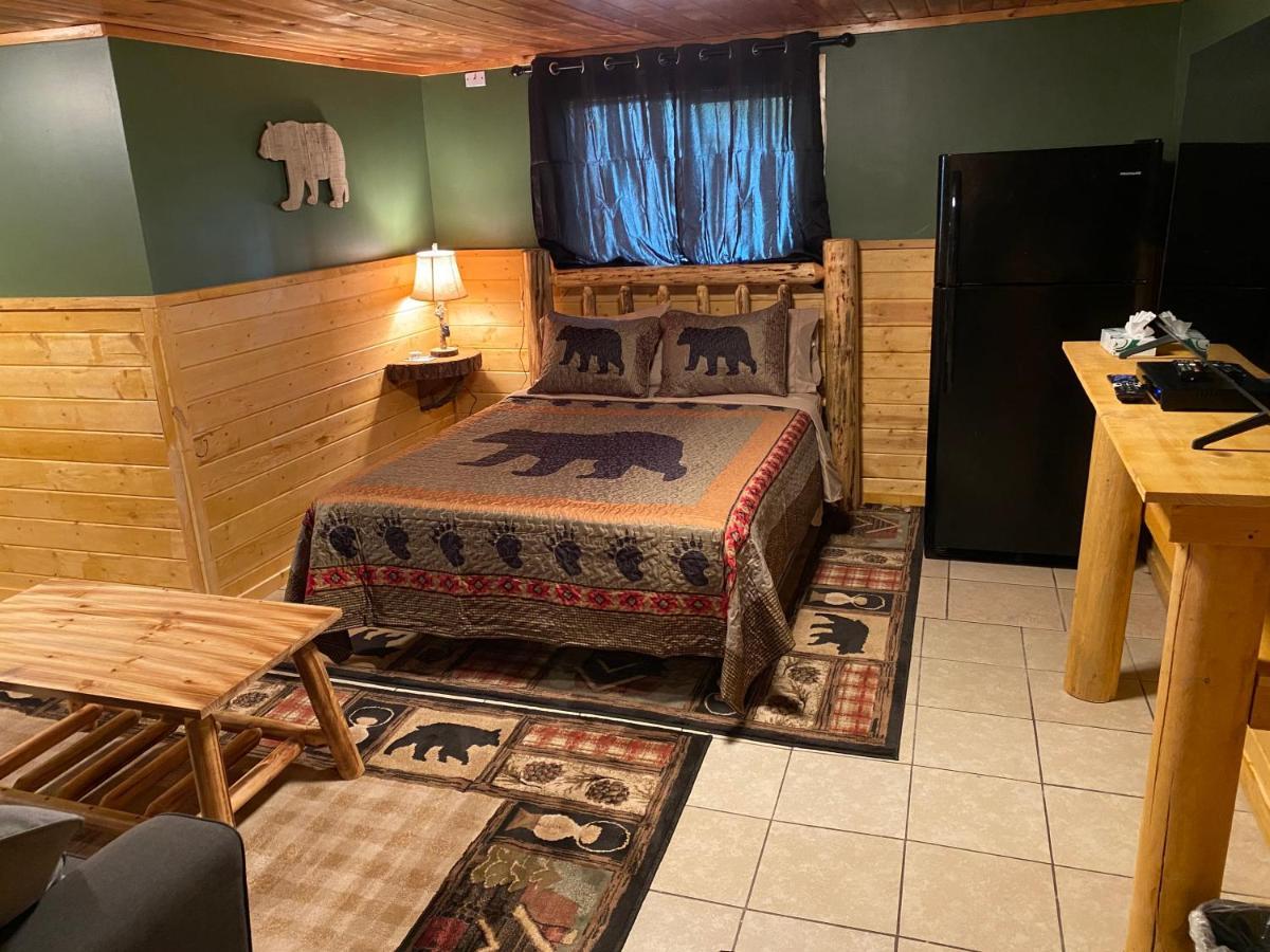 The Fishing Bear Lodge Ashton Bagian luar foto
