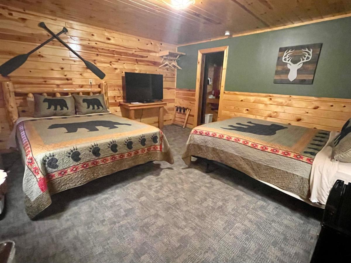 The Fishing Bear Lodge Ashton Bagian luar foto